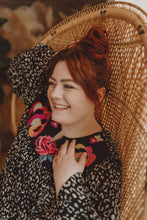 Load image into Gallery viewer, black and white plus size top