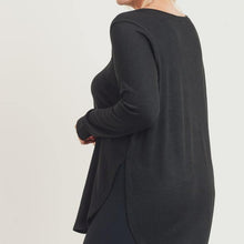 Load image into Gallery viewer, black flow top from the back