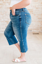 Load image into Gallery viewer, HAYES HIGH RISE WIDE LEG CROP JEANS
