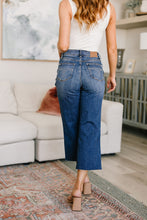 Load image into Gallery viewer, HAYES HIGH RISE WIDE LEG CROP JEANS
