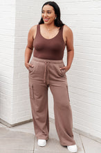 Load image into Gallery viewer, RUN, DON&#39;T WALK CARGO SWEATPANTS IN SMOKEY BROWN
