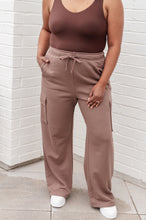 Load image into Gallery viewer, RUN, DON&#39;T WALK CARGO SWEATPANTS IN SMOKEY BROWN
