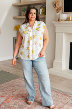 Load image into Gallery viewer, WHEN LIFE GIVES YOU LEMONS SLEEVELESS BLOUSE
