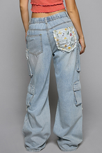 Load image into Gallery viewer, FLORAL PATCHES MULTI POCKETS CARGO PANTS
