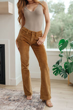 Load image into Gallery viewer, CORDELIA BOOTCUT CORDUROY PANTS IN CAMEL
