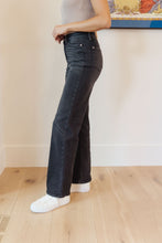Load image into Gallery viewer, ELEANOR HIGH RISE CLASSIC STRAIGHT JEANS IN WASHED BLACK
