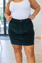 Load image into Gallery viewer, MELINDA CORDUROY PATCH POCKET SKIRT IN EMERALD
