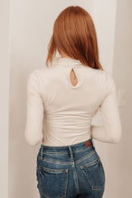 Load image into Gallery viewer, SIMPLE SITUATION MOCK NECK BODYSUIT IN WHITE PEARL
