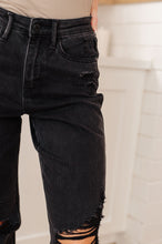 Load image into Gallery viewer, SUSANNAH HIGH RISE RIGID MAGIC 90&#39;S DISTRESSED STRAIGHT JEANS IN BLACK
