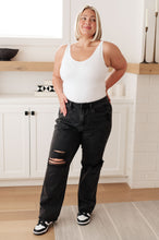 Load image into Gallery viewer, SUSANNAH HIGH RISE RIGID MAGIC 90&#39;S DISTRESSED STRAIGHT JEANS IN BLACK
