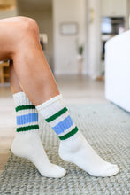 Load image into Gallery viewer, WORLD&#39;S BEST DAD SOCKS IN GREEN AND BLUE

